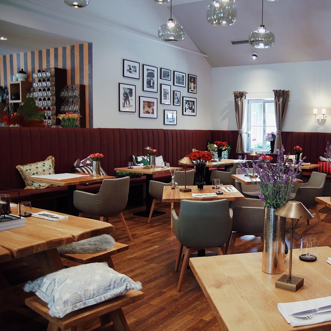 Restaurant "Hirschau im Englischen Garten" in München