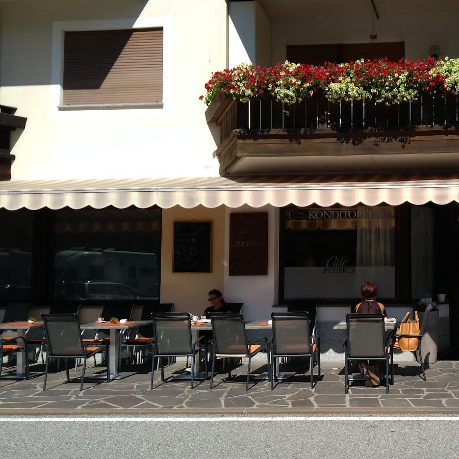 Restaurant "Café Konditorei Reiserer" in Klausen