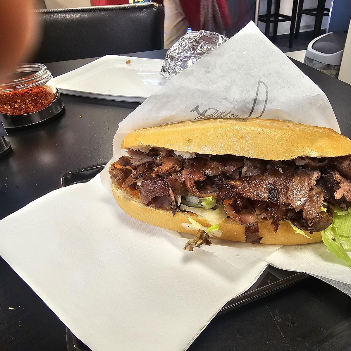 Restaurant "MUHIBI Steak Döner" in Schwetzingen