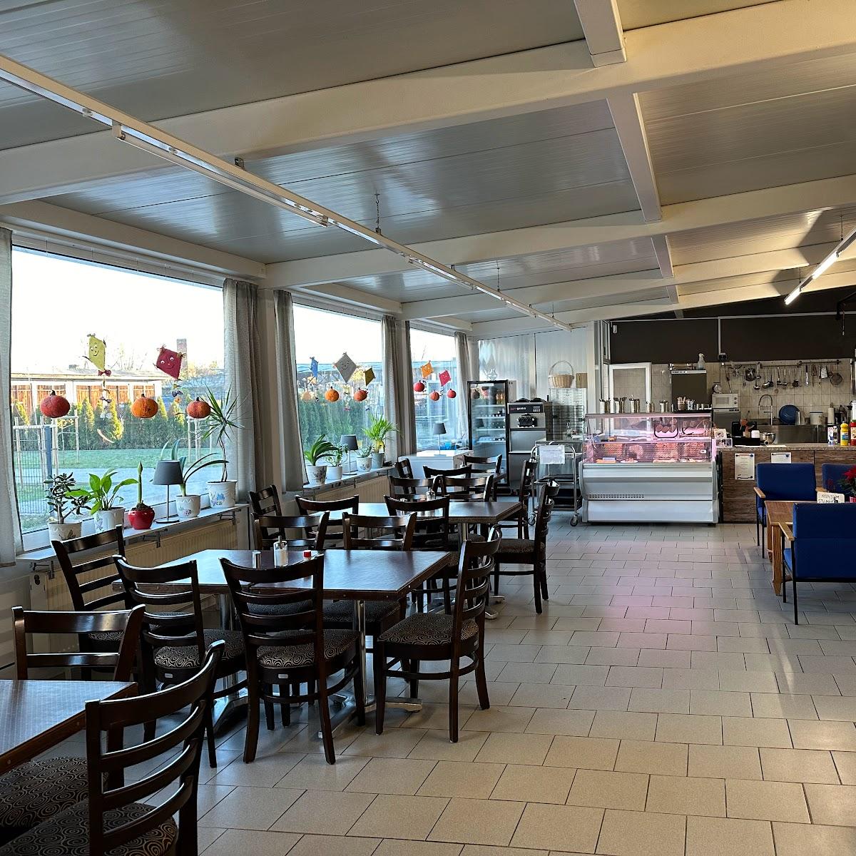 Restaurant "Konsum Pfaffendorf Imbiss & Regionales" in Rietz-Neuendorf