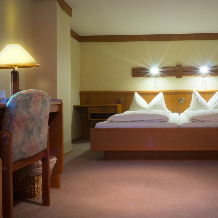 Restaurant "Pension Knochenmühle" in Burgau