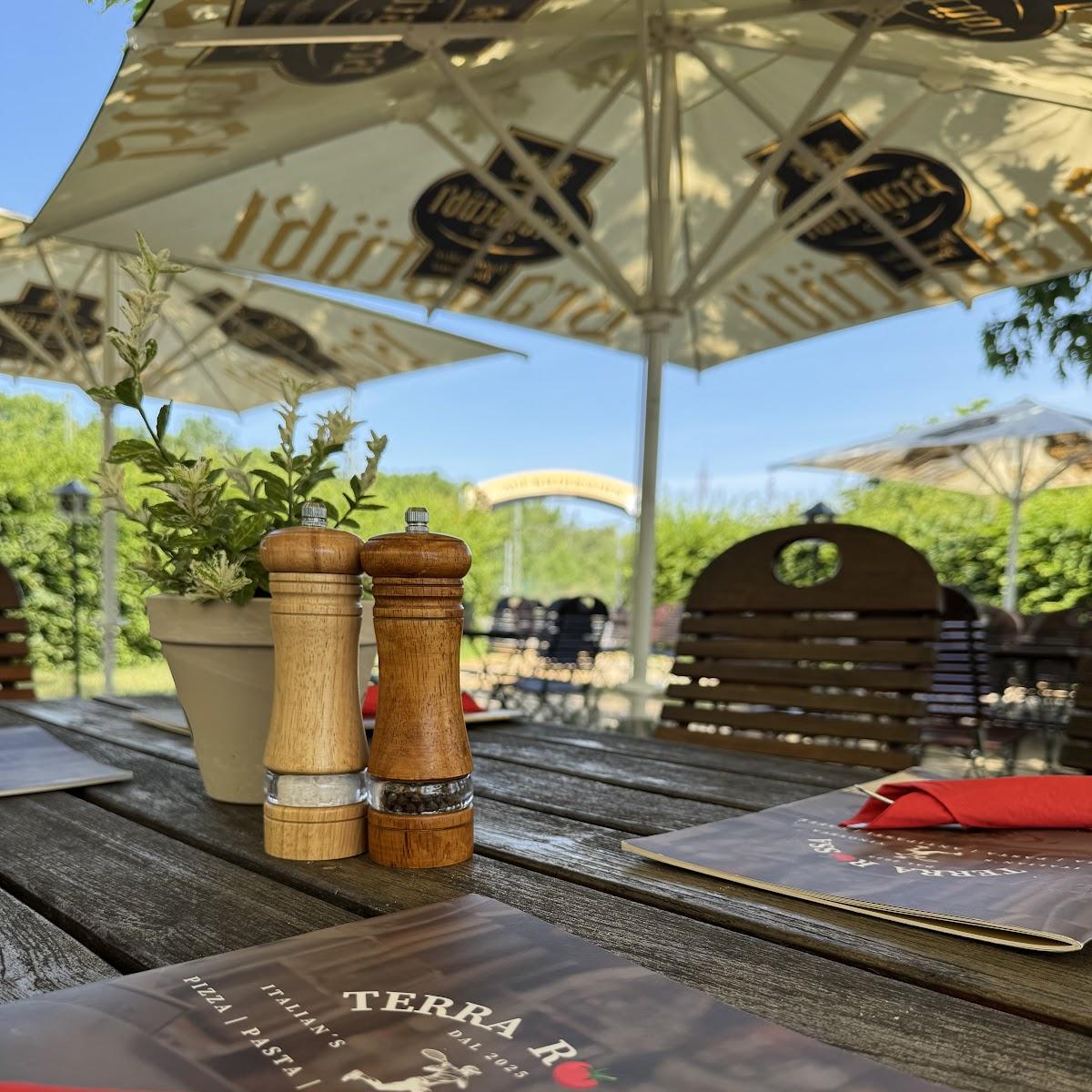 Restaurant "Ristorante TERRA ROSSA  - Essen wie bei Nonna & Nonno | Restaurant & Pizzeria" in Bickenbach