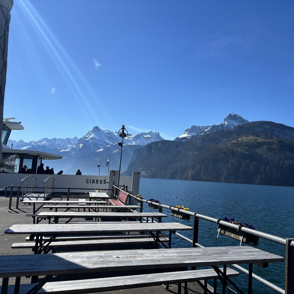 Restaurant "Bistro Lake Side Brunnen Schweiz" in Ingenbohl