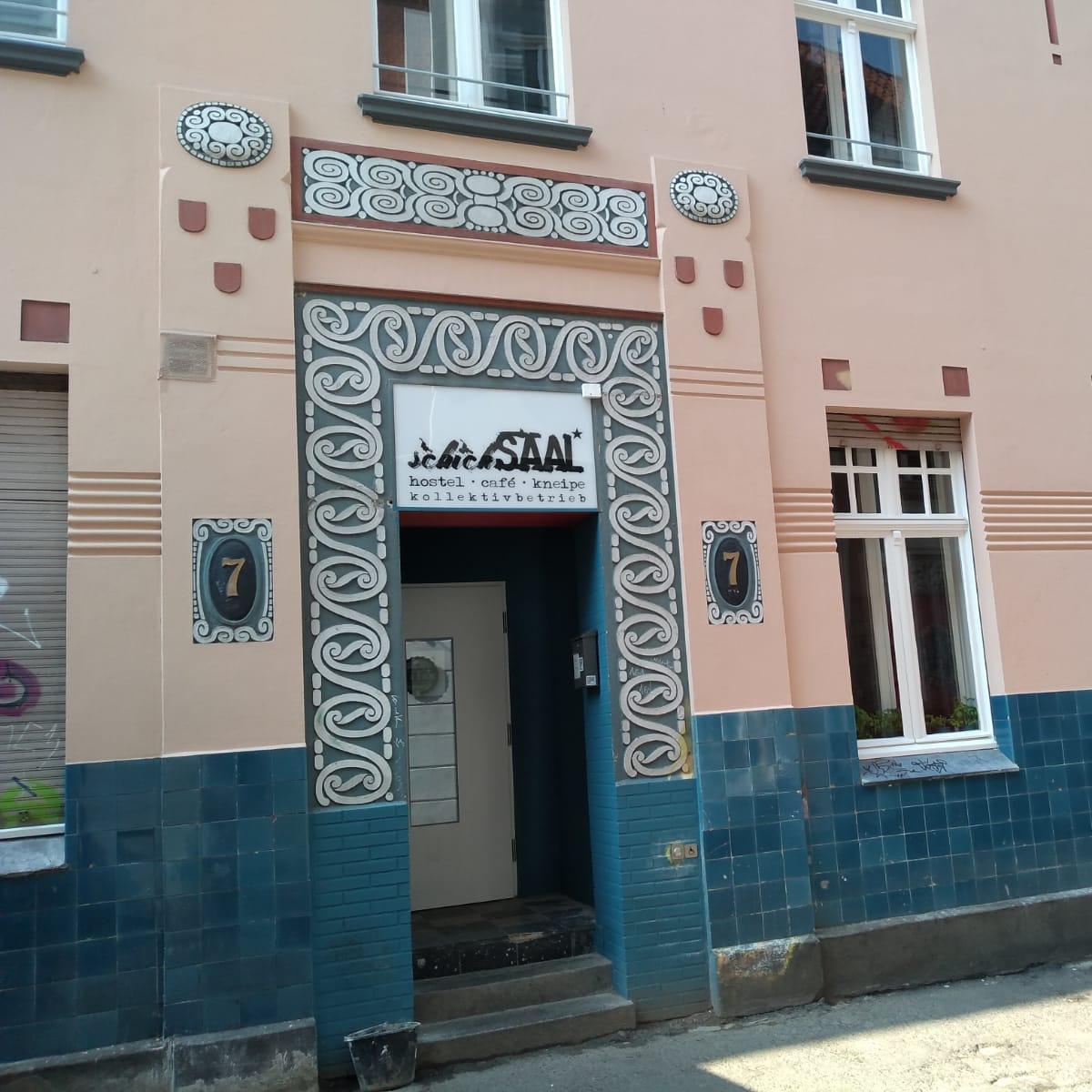 Restaurant "schickSAAL* - kollektiv • hostel" in Lübeck