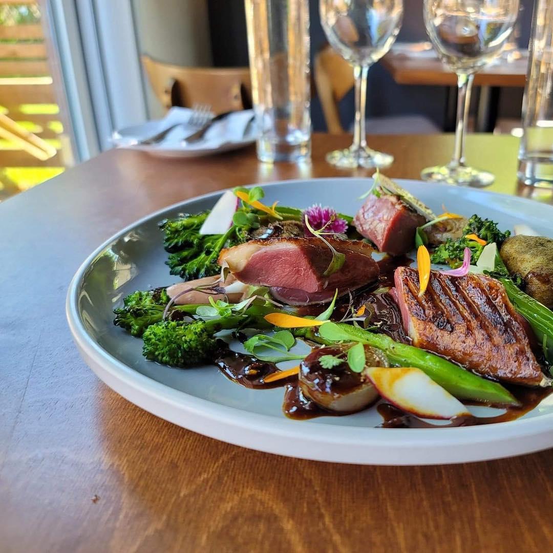 Restaurant "Le Marlow Restaurant  (Apportez votre vin)" in Longueuil