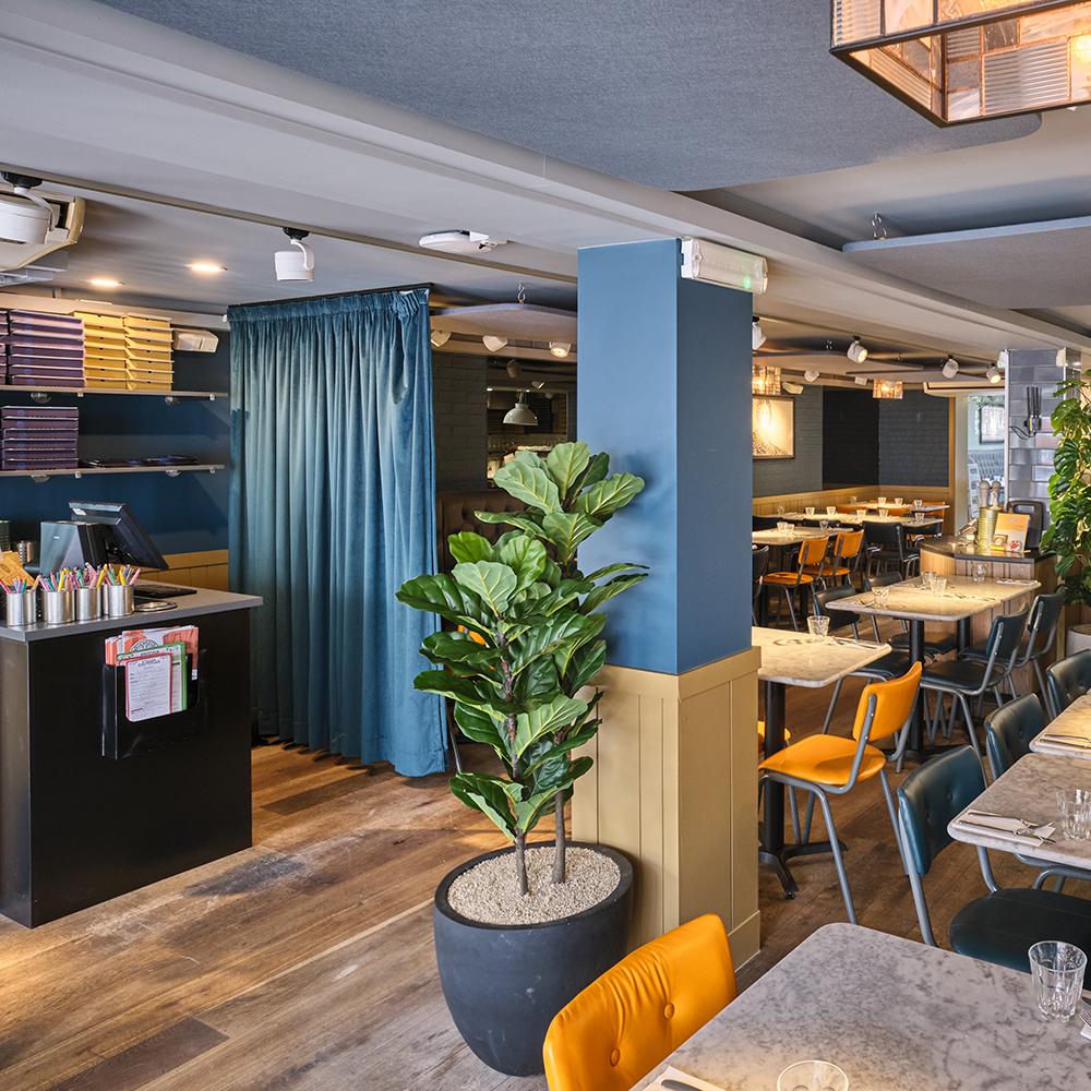 Restaurant "Pizza Express" in Marlow