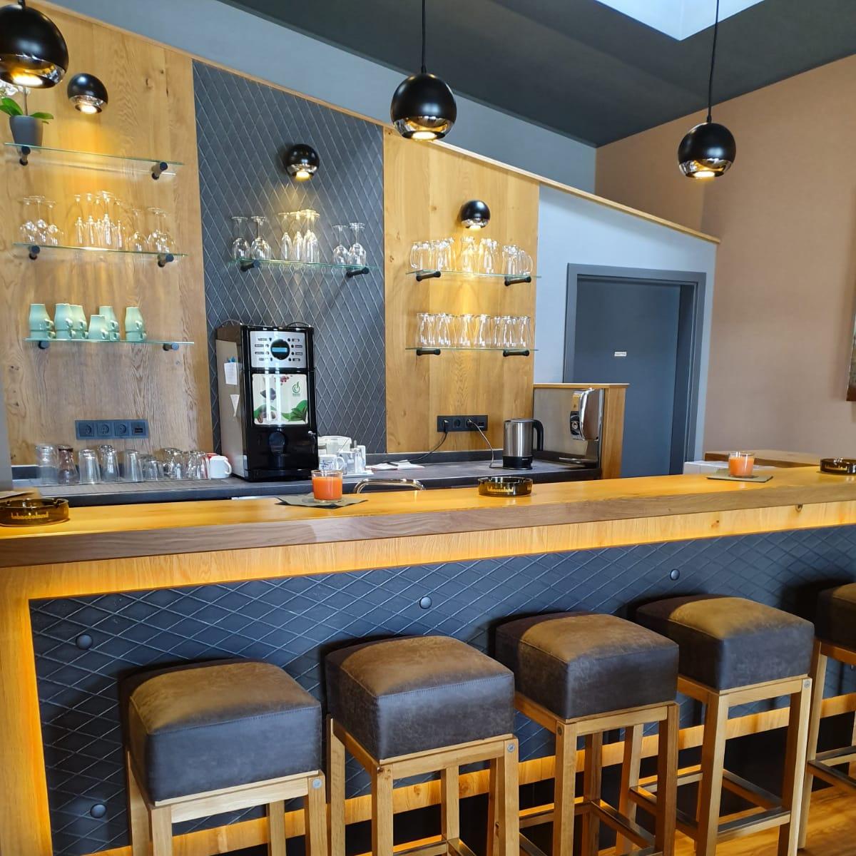 Restaurant "Lions Dart Bar" in Nordenham