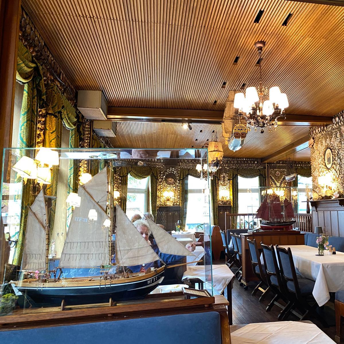 Restaurant "Kolles alter Muschelsaal" in Büsum