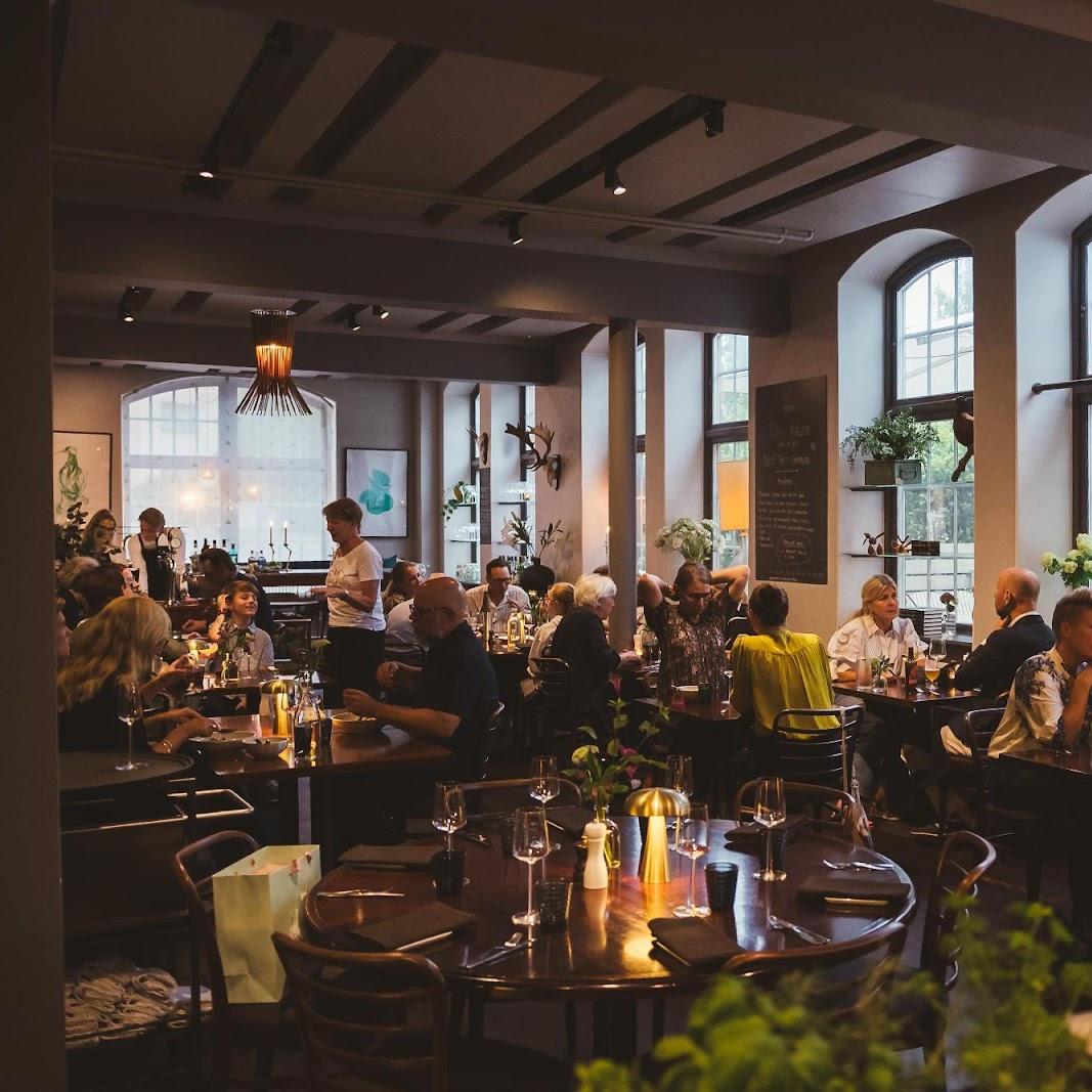 Restaurant "Lux Stockholm" in Essingen