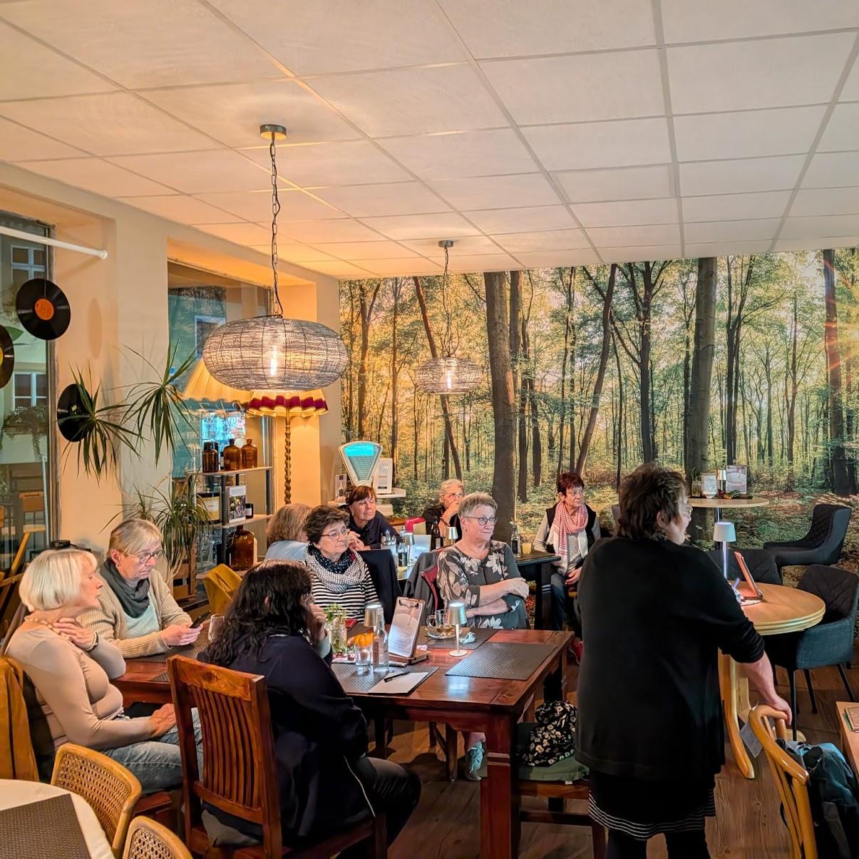 Restaurant "Café Zeitreise Markt Drogerie Burkhardt" in Leutershausen