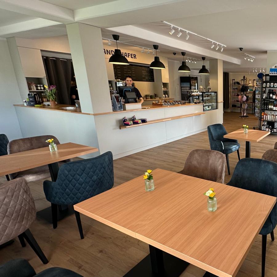 Restaurant "STRAND & HAFER Kaufladen Backstube Café" in Nienhagen