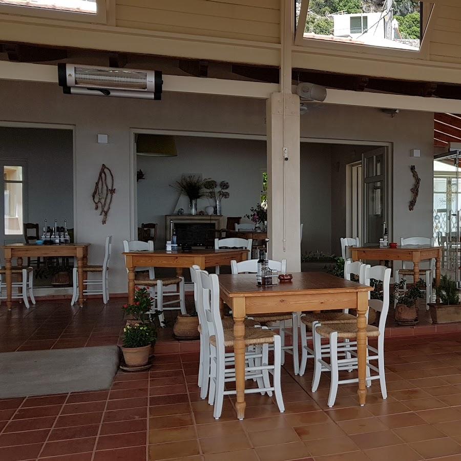 Restaurant "Plateia Myrthios" in Mirthios