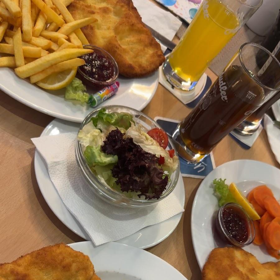 Restaurant "Gasthaus Kirchenwirt" in Burgkirchen