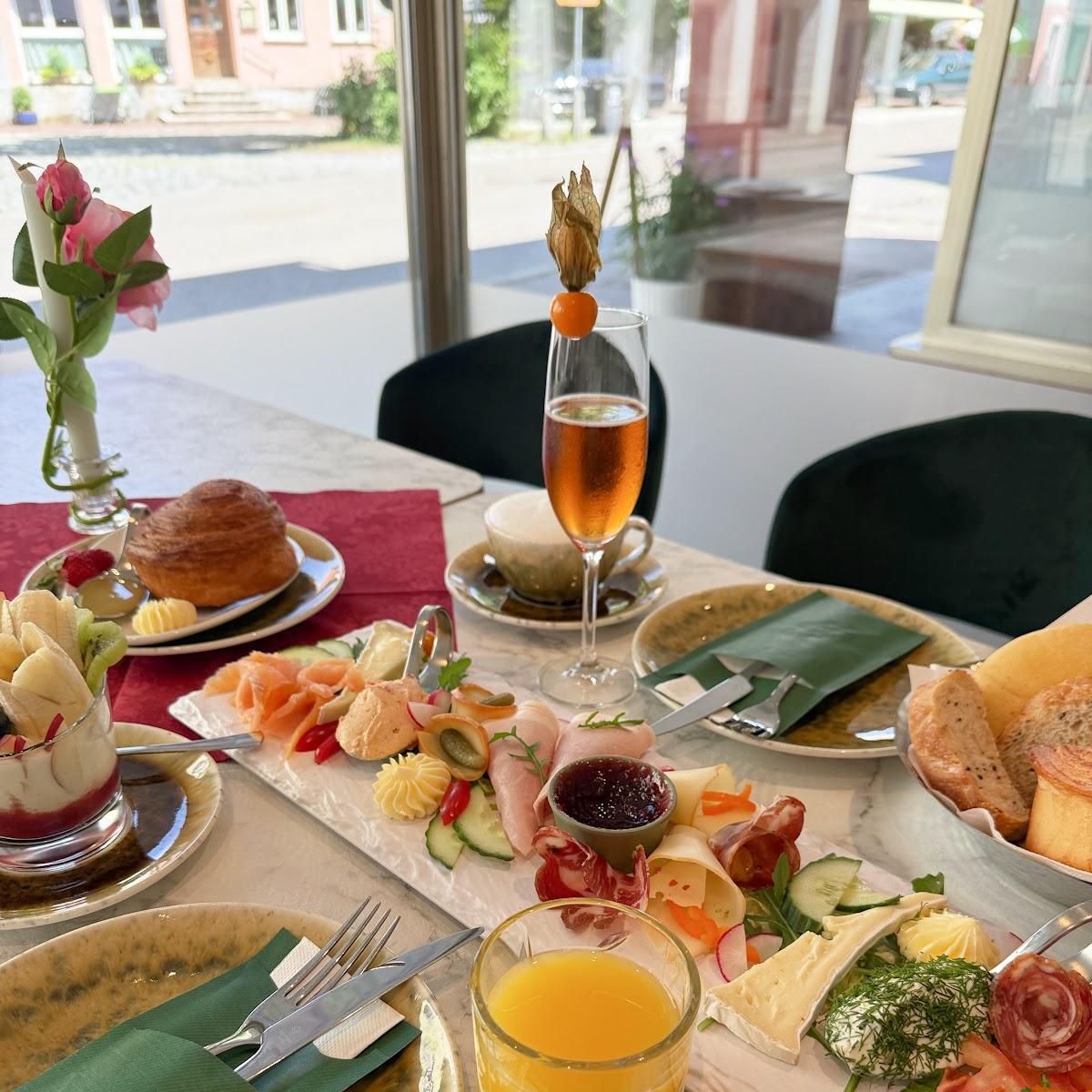 Restaurant "Rafiness - Patisserie & Eis & Café" in Ottobeuren