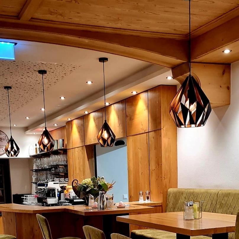 Restaurant "Traditionsgasthof Weißbacher" in Niederau