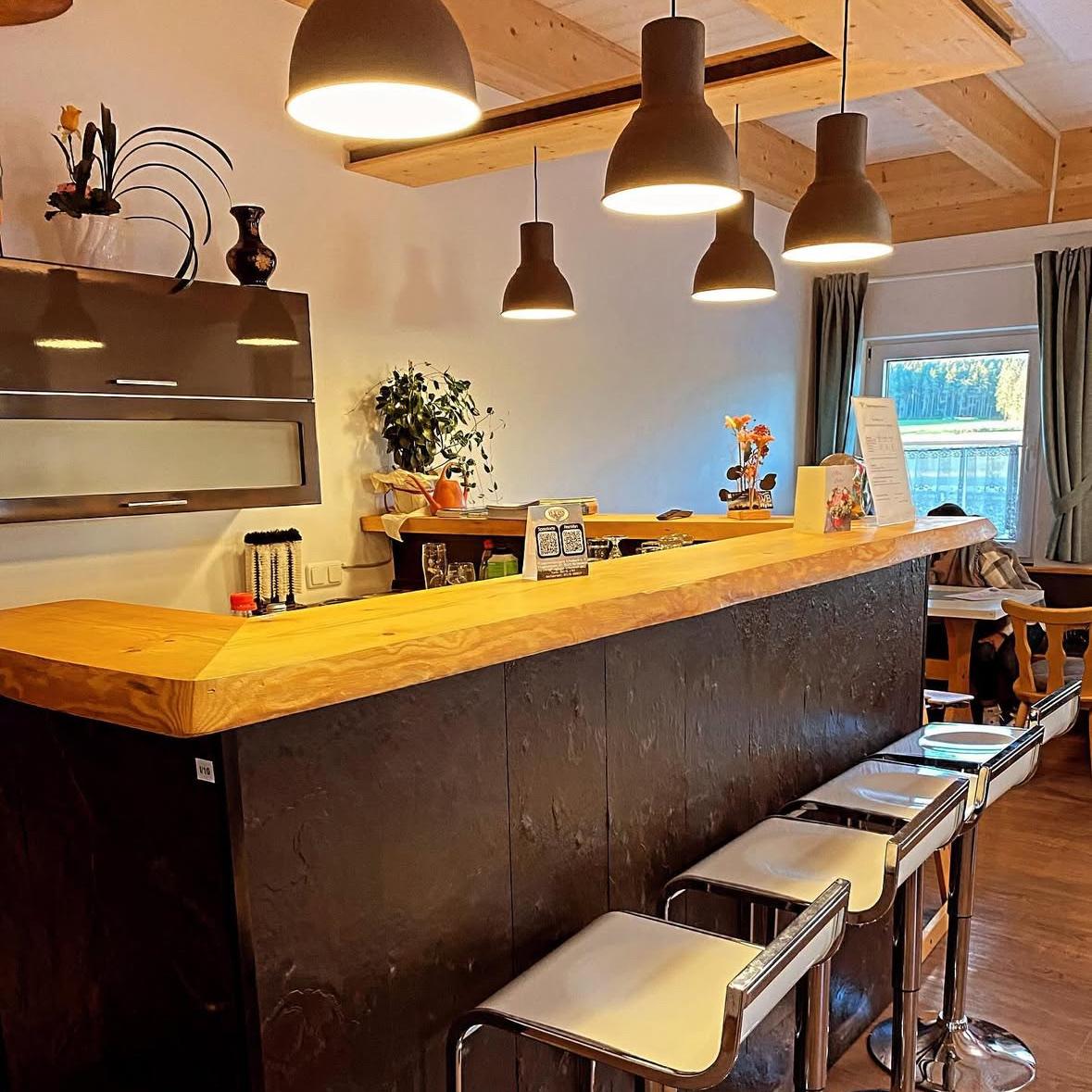 Restaurant "Fly Inn - Vereinsgaststätte der Fliegervereinigung Schwabach e.V." in Büchenbach