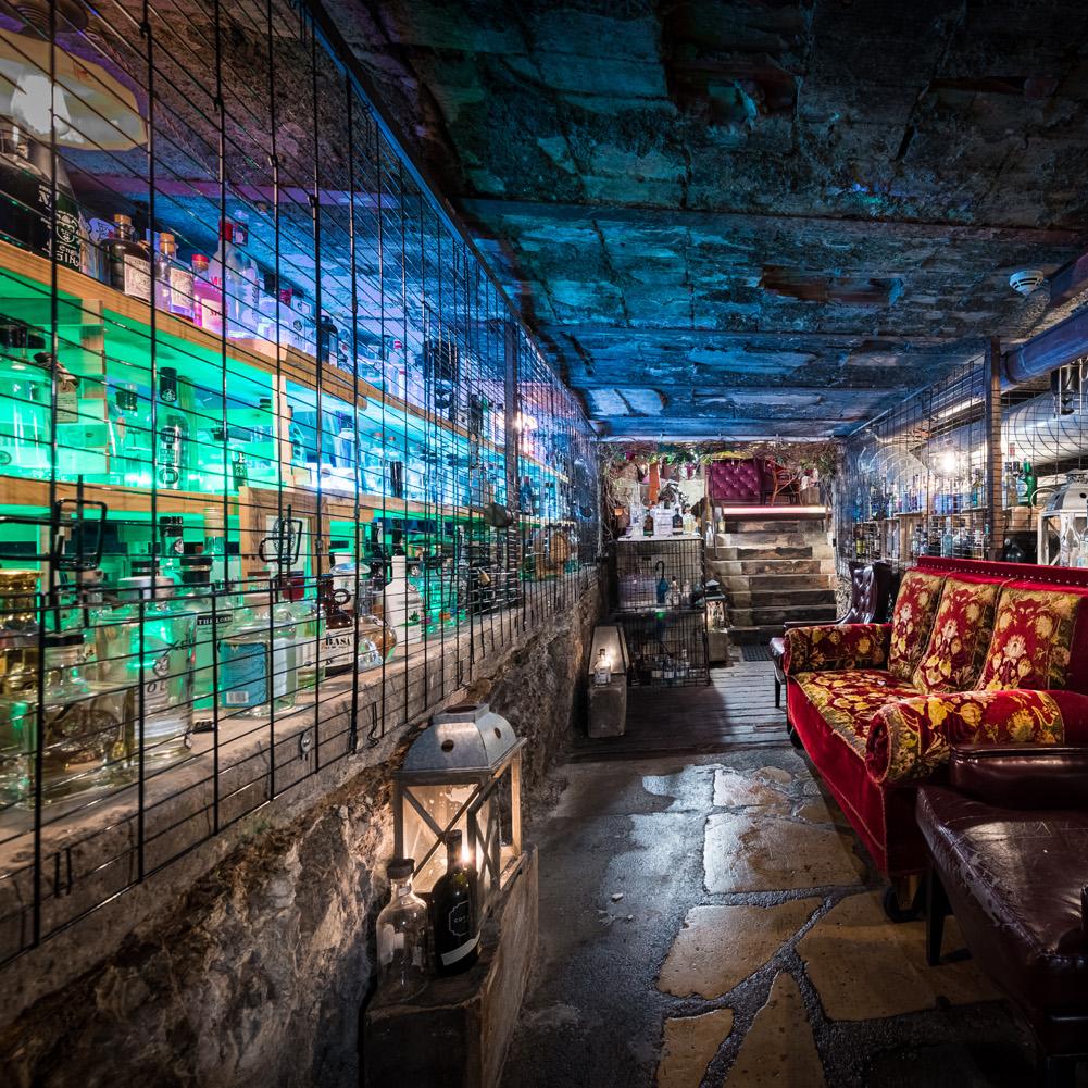 Restaurant "Stollen 1930 - weltweit grösste Gin Bar" in Kufstein