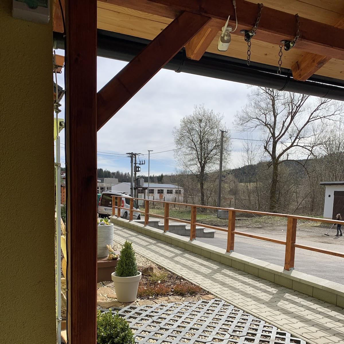 Restaurant "Penzion Pod pecí" in Lenora