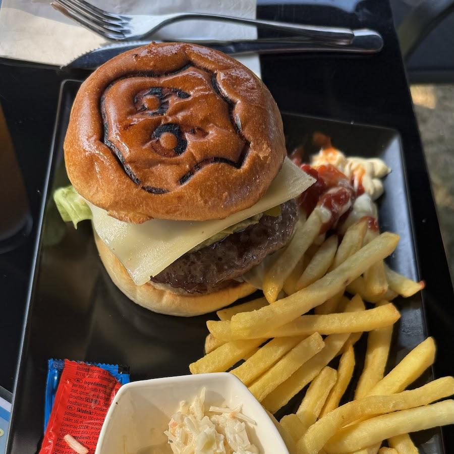 Restaurant "Charly