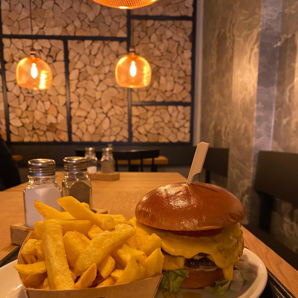 Restaurant "Pommes Freunde" in Viernheim