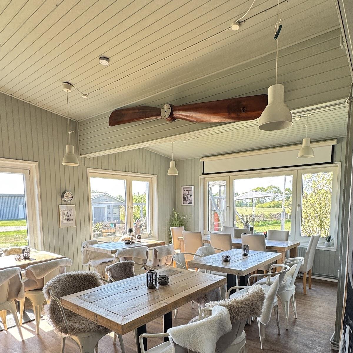 Restaurant "Das Cafe am Flugplatz" in Hatten