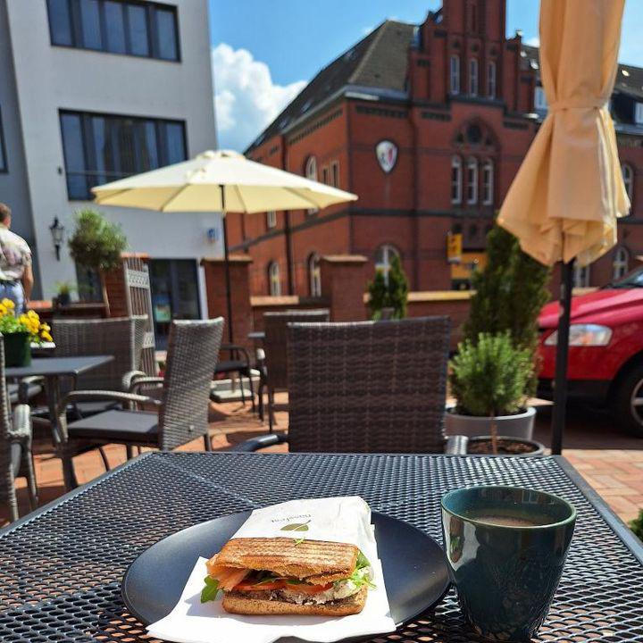 Restaurant "ÖXL Café" in Wismar