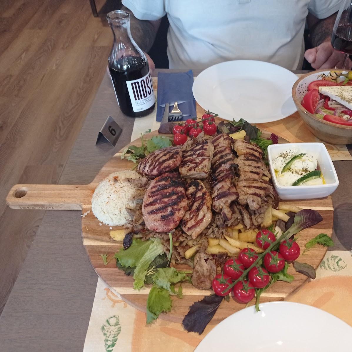 Restaurant "Zorbas de griek specialiteit" in Maria Hoop