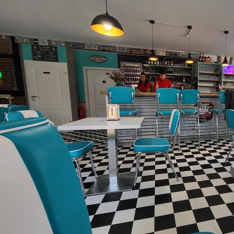 Restaurant "V8 Diner & Steakhouse" in Hillerse