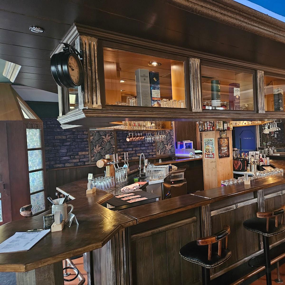 Restaurant "Moving Shadows" in Geretsried