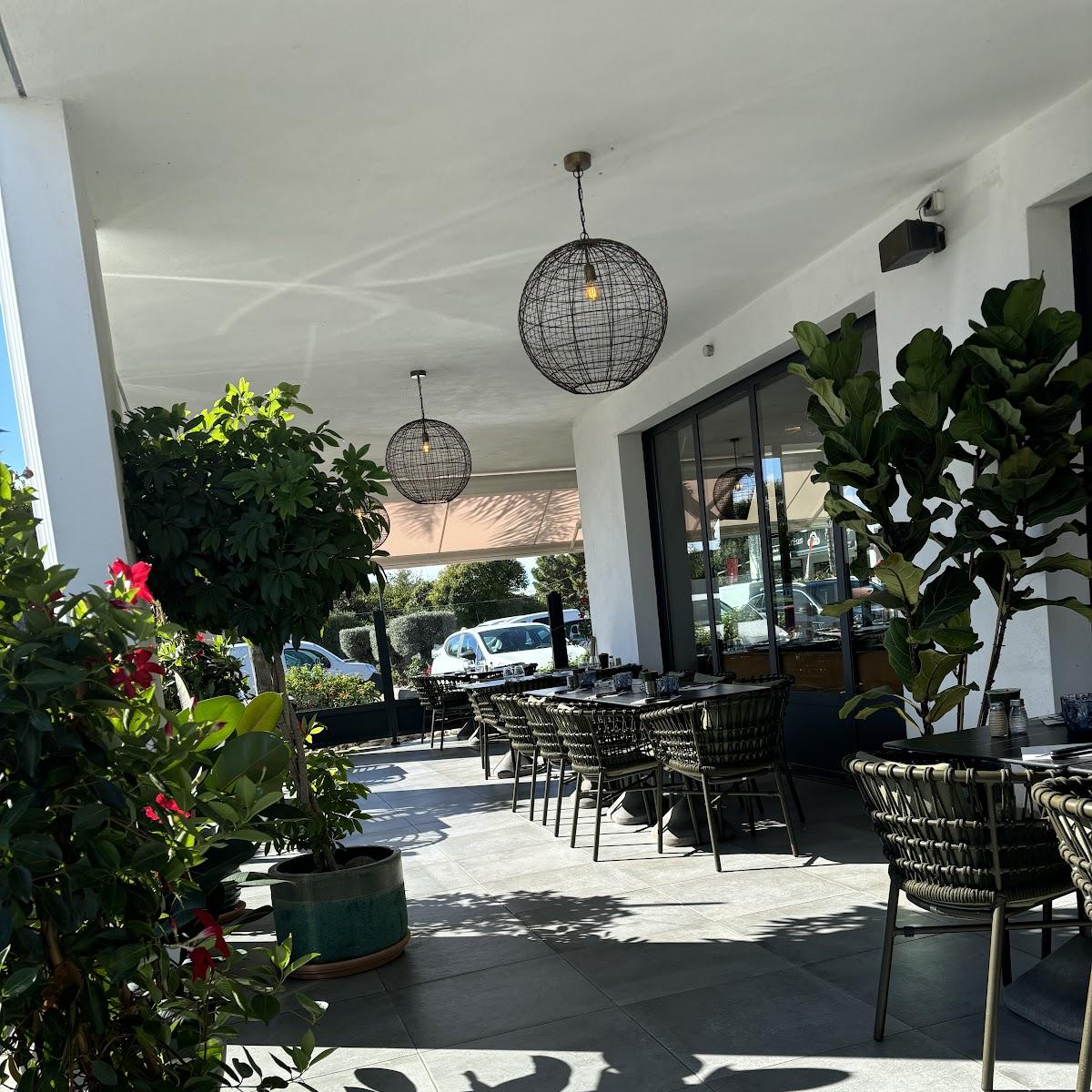 Restaurant "La Famiglia" in Santa-Lucia-di-Moriani
