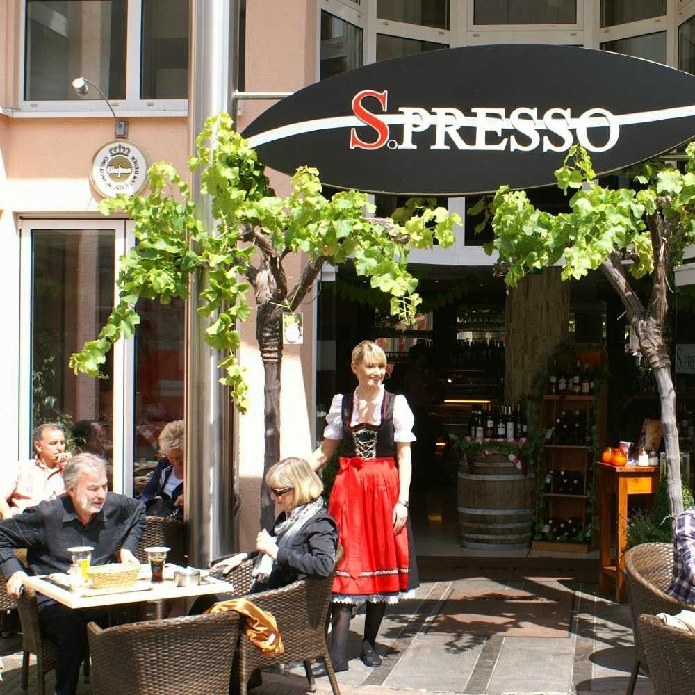 Restaurant "Vatis Dorfkrug" in  Recklinghausen