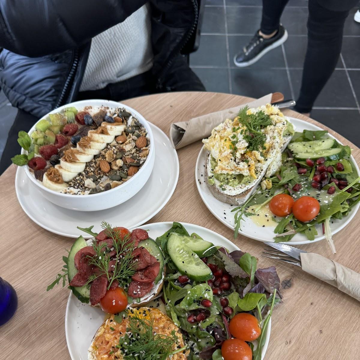 Restaurant "9 TO 5 Cafe & Brunch" in Berlin