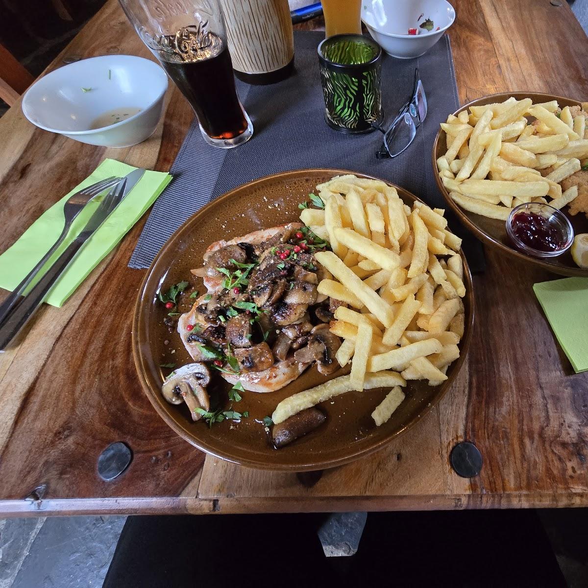 Restaurant "Weinscheune Kremer" in Leiwen