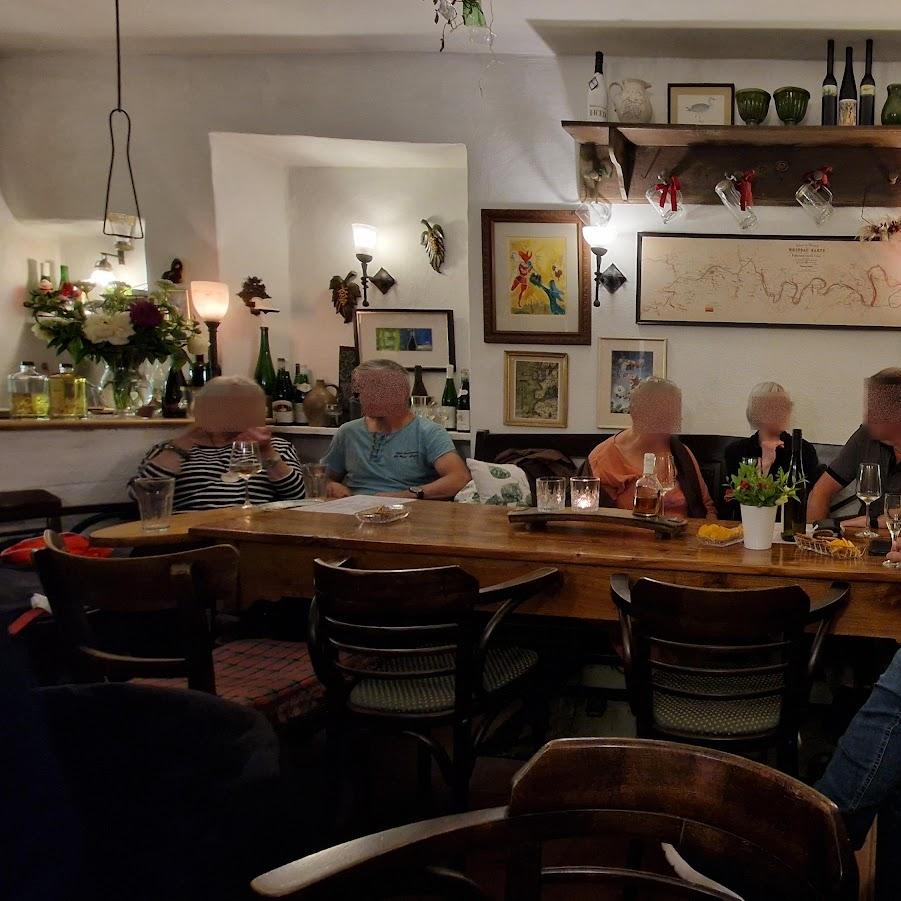 Restaurant "kleinste Weinstube im ältesten Weinort Deutschlands" in Neumagen-Dhron