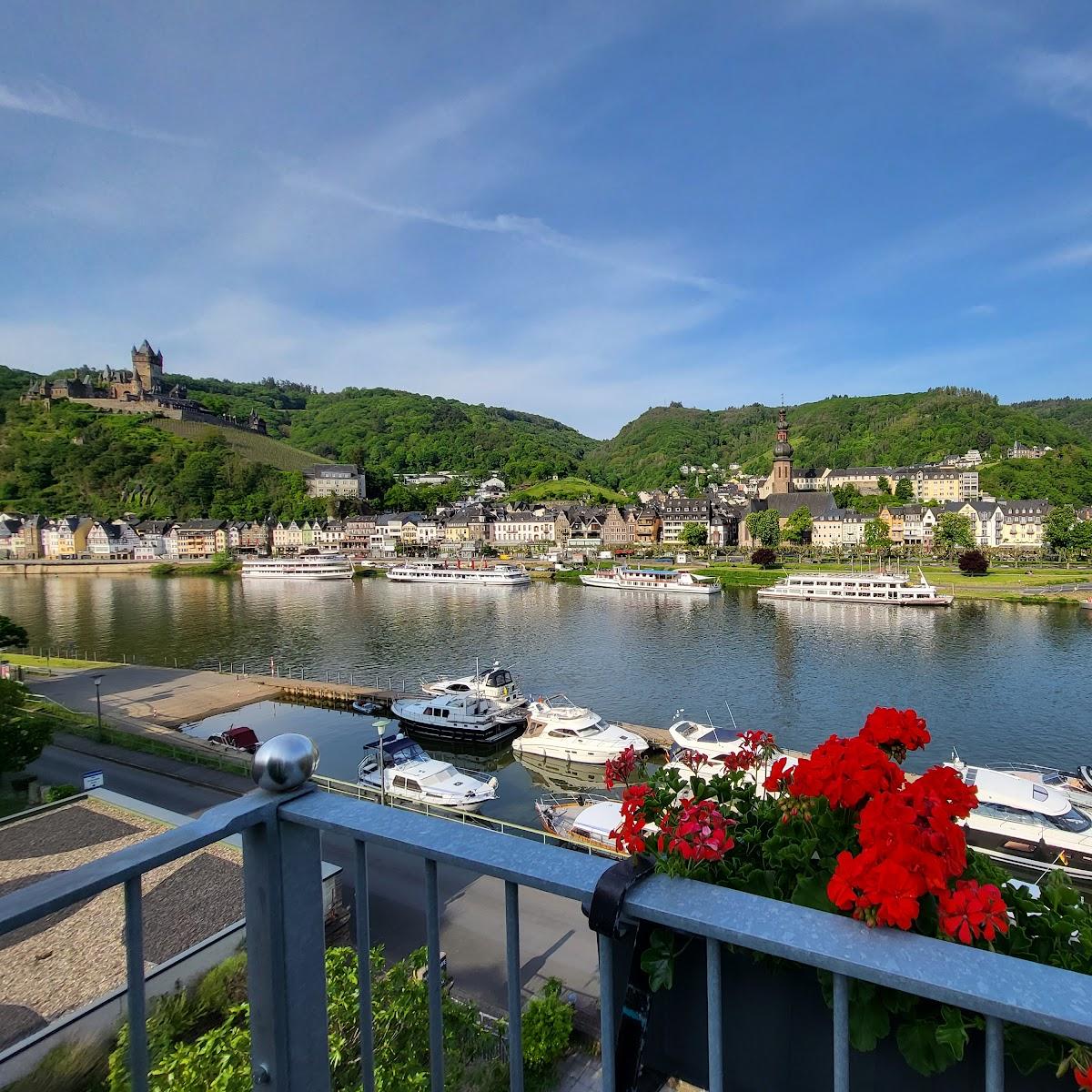 Restaurant "Haus Waldesruh" in Hollnich