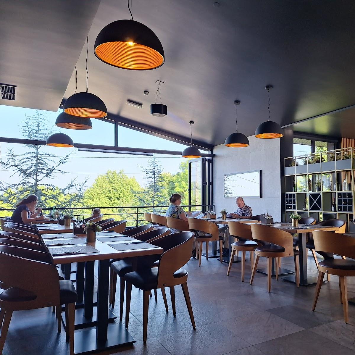 Restaurant "Degenija Restaurant" in Rakovica