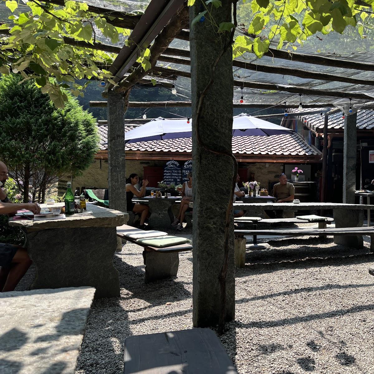 Restaurant "Grotto la Risata" in Arcegno