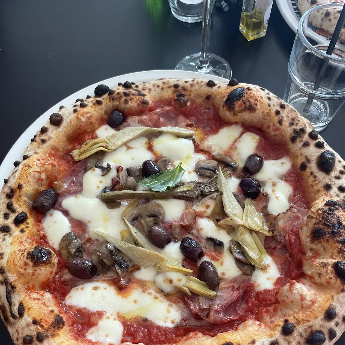 Restaurant "La Smorfia Pizzeria Napoletana" in Berlin
