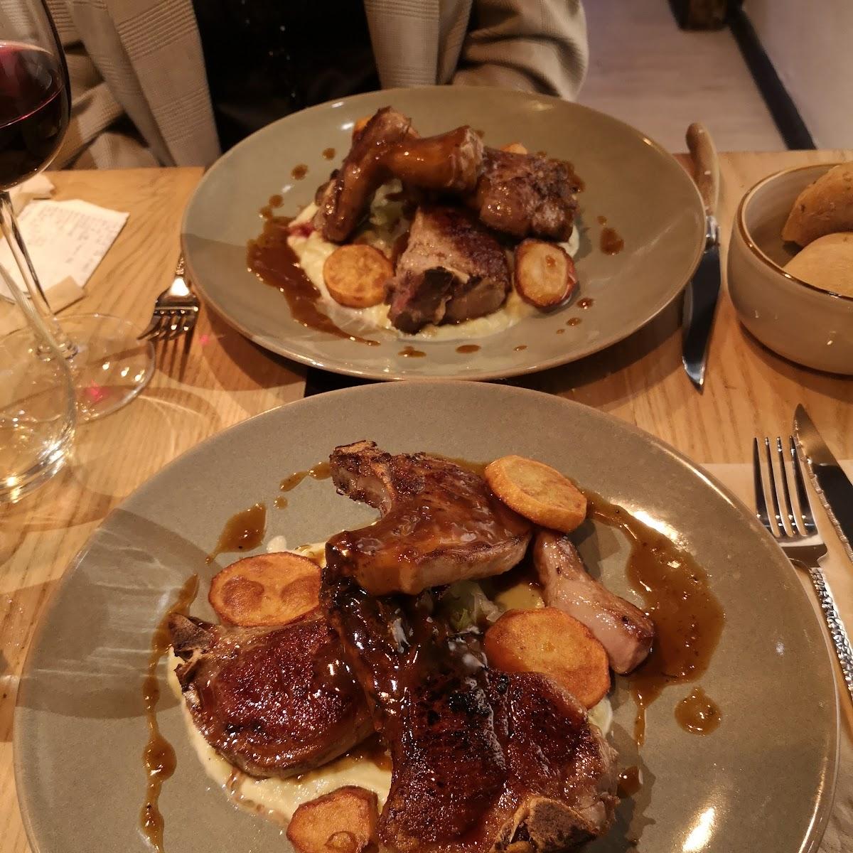 Restaurant "MOVA" in Hoei