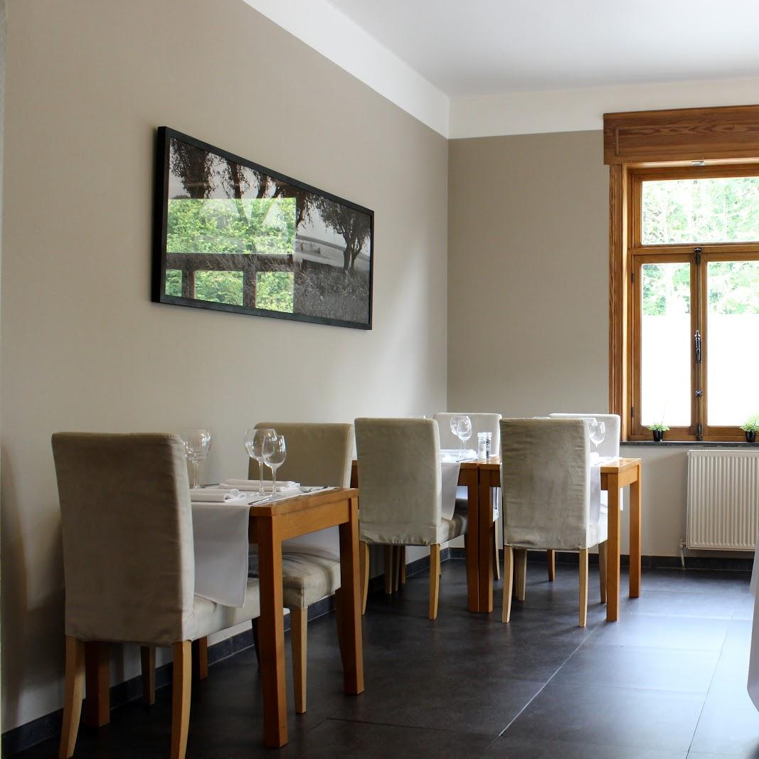 Restaurant "Pavillon Du Vieux Chateau" in Modave