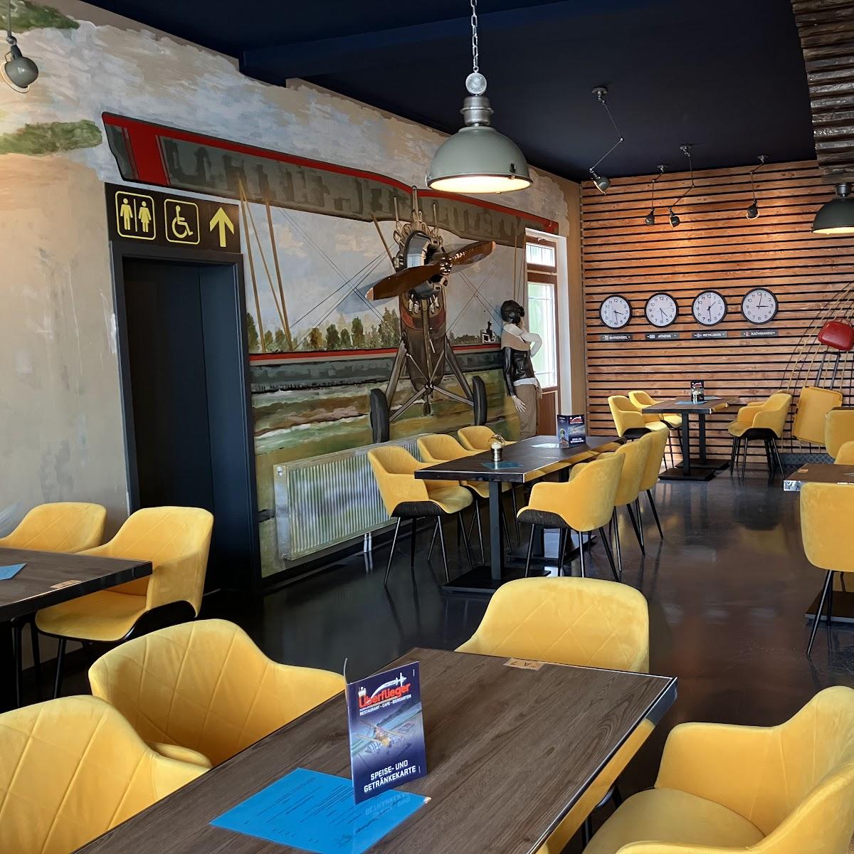 Restaurant "Überflieger Restaurant-Café-Biergarten" in Sande