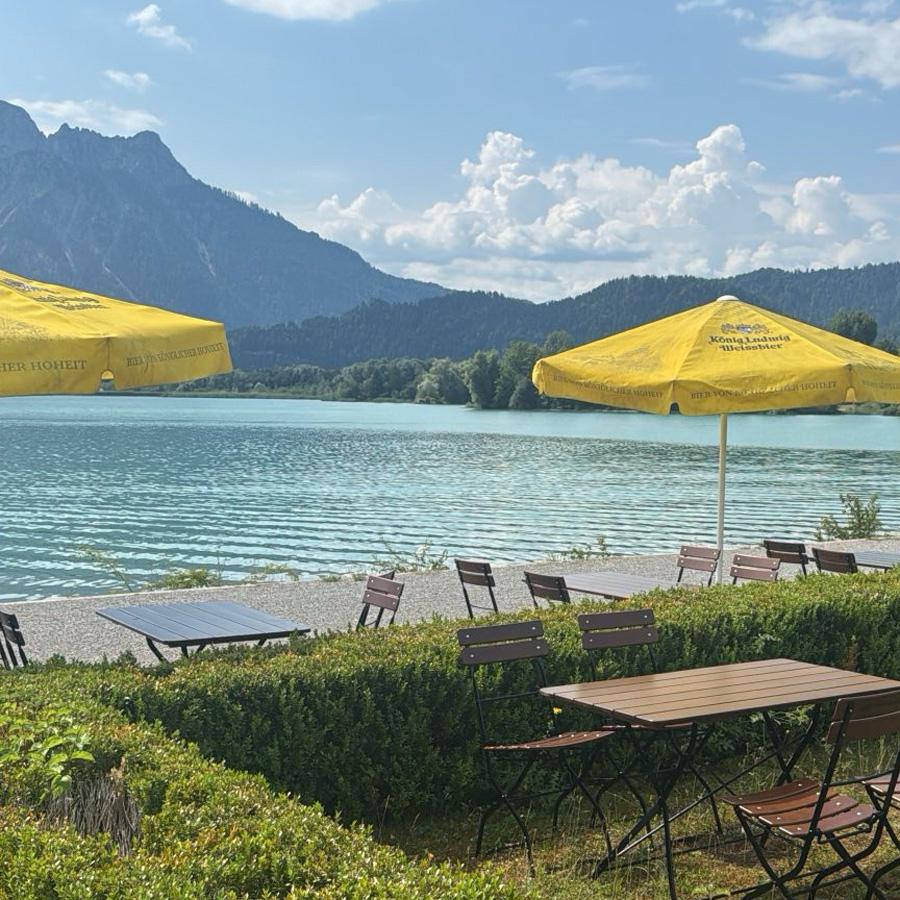 Restaurant "Die Heilige Wurst – Foodtruck & Strandbar" in Füssen