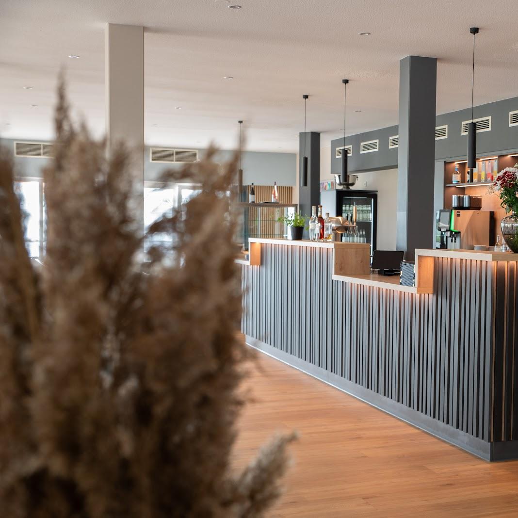 Restaurant "DOCK & DINE" in Niesgrau