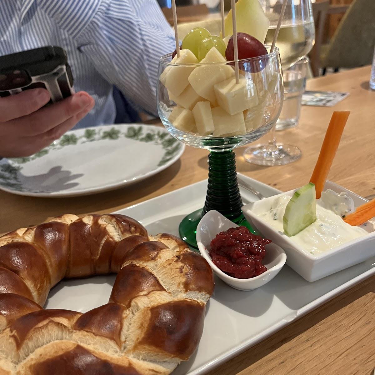 Restaurant "Strausswirtschaft Weingut Geierslay" in Wintrich