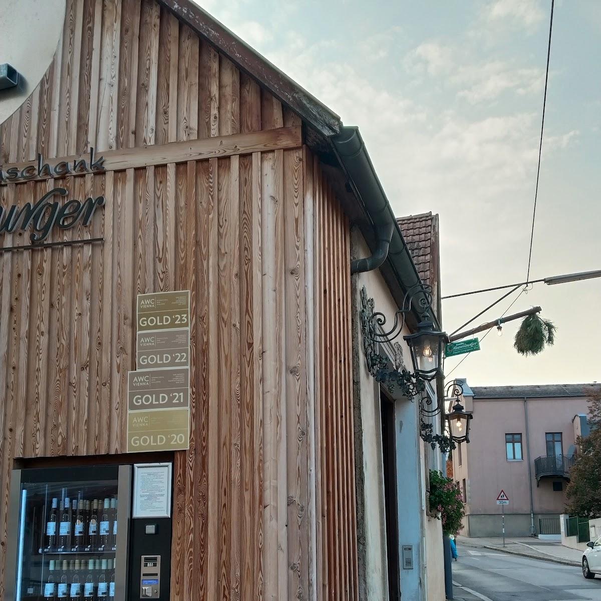 Restaurant "Buschenschank Grausenburger" in Wien