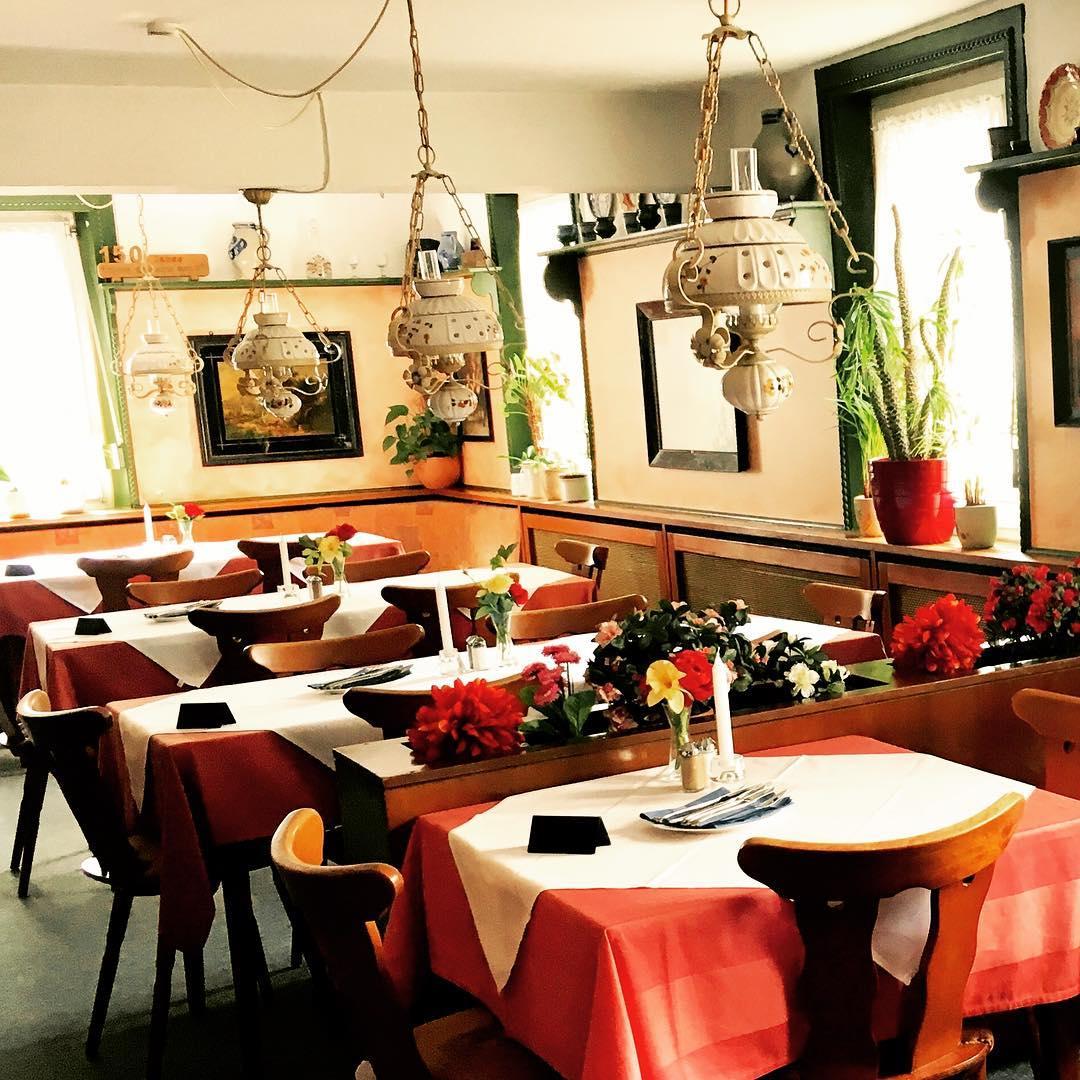 Restaurant "Zum grünen Wald" in Wiesbaden