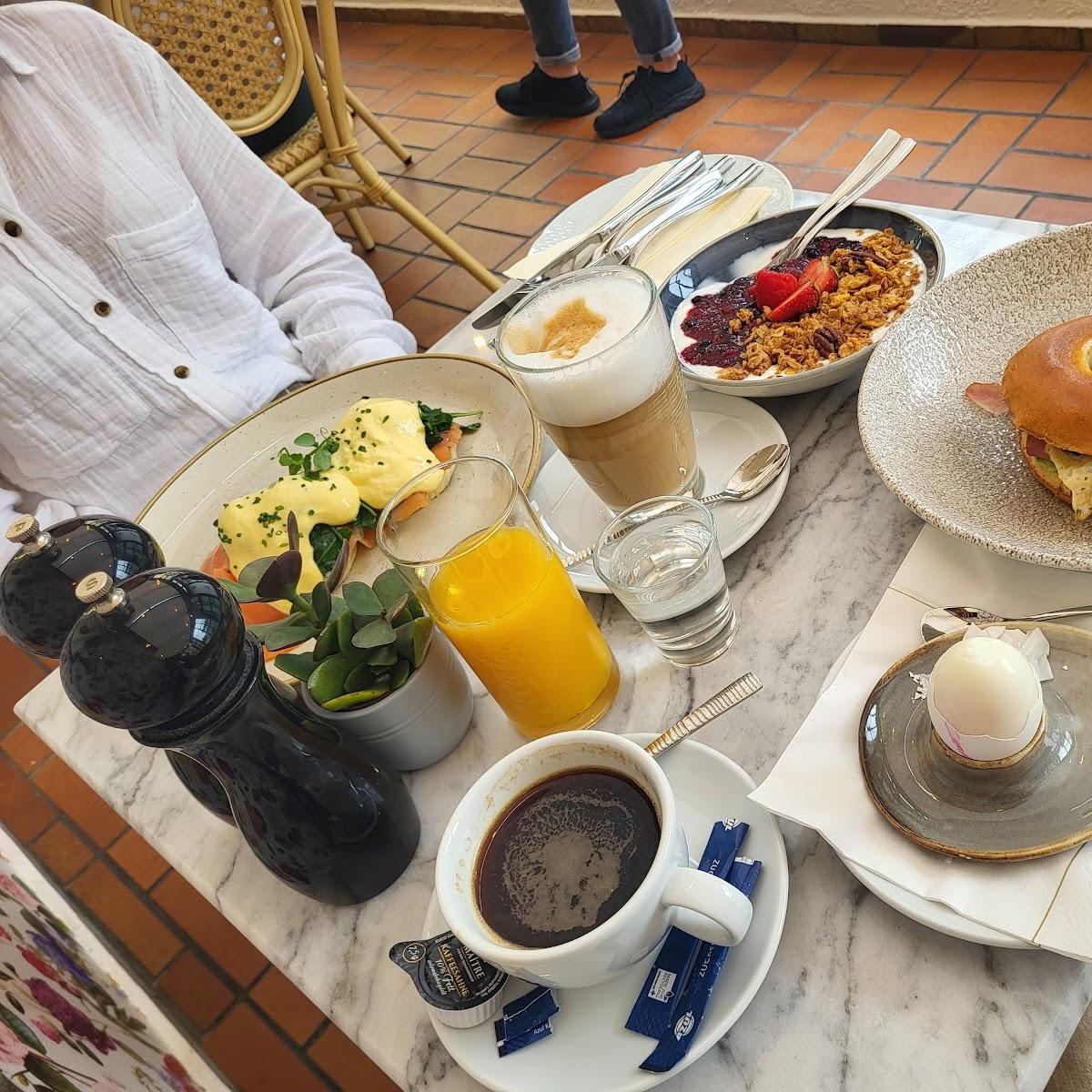 Restaurant "Café Paula" in Waging am See