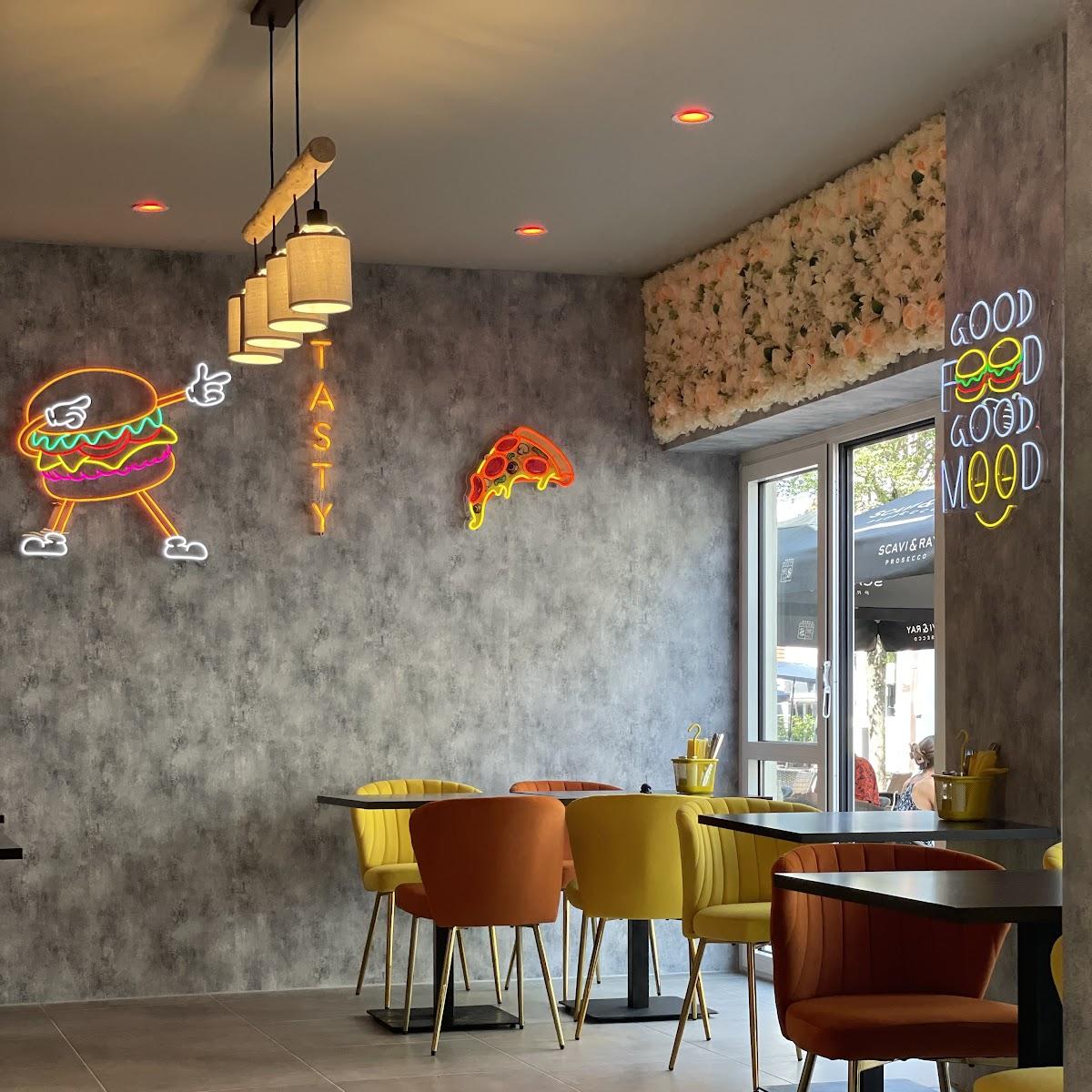 Restaurant "Tasty" in Stade