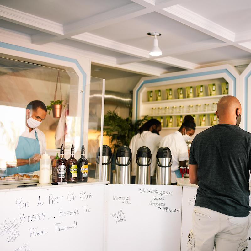 Restaurant "The New Duff" in Nassau