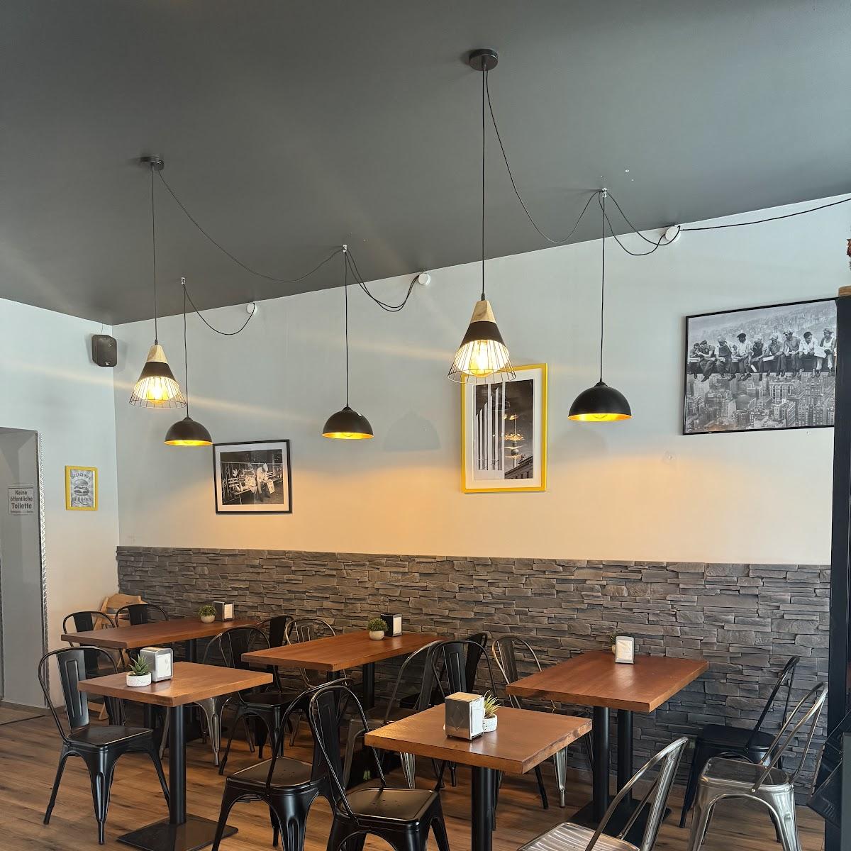 Restaurant "East West Burgers" in Berlin